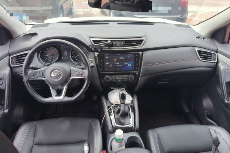 Used Nissan Qashqai 2019 2.0L CVT Luxury Edition Center Console