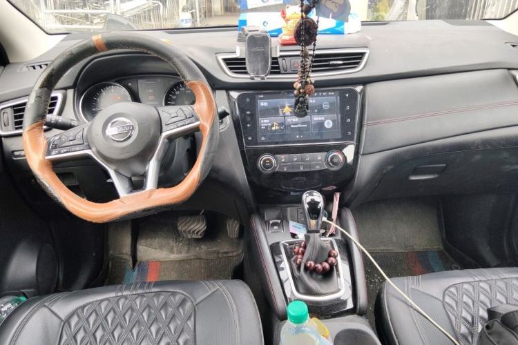Used Nissan Qashqai 2019 2.0L CVT Luxury Edition Center Console