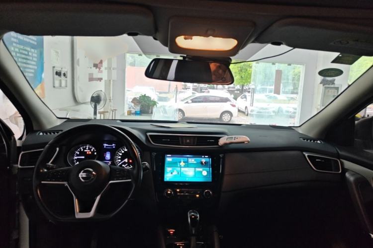 Used Nissan Qashqai 2019 2.0L CVT Luxury Edition Center Console