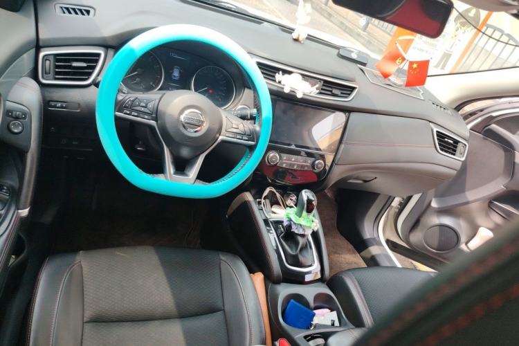 Used Nissan Qashqai 2019 2.0L CVT Luxury Edition Center Console