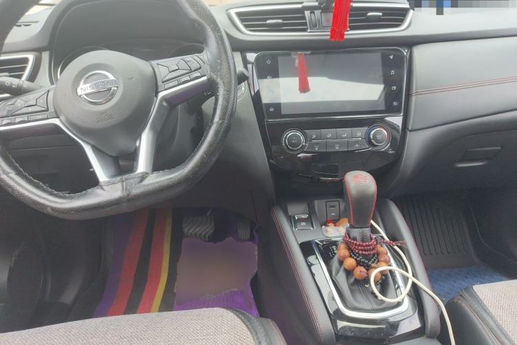 Used Nissan Qashqai 2019 2.0L CVT Luxury Edition Center Console