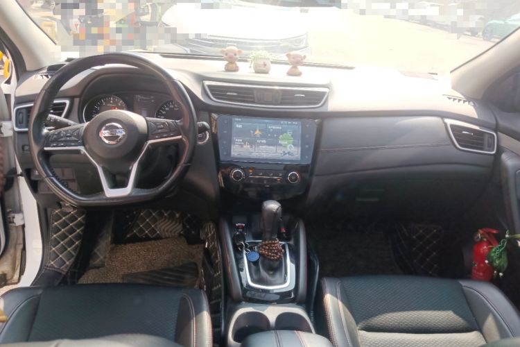 Used Nissan Qashqai 2019 2.0L CVT Luxury Edition Center Console