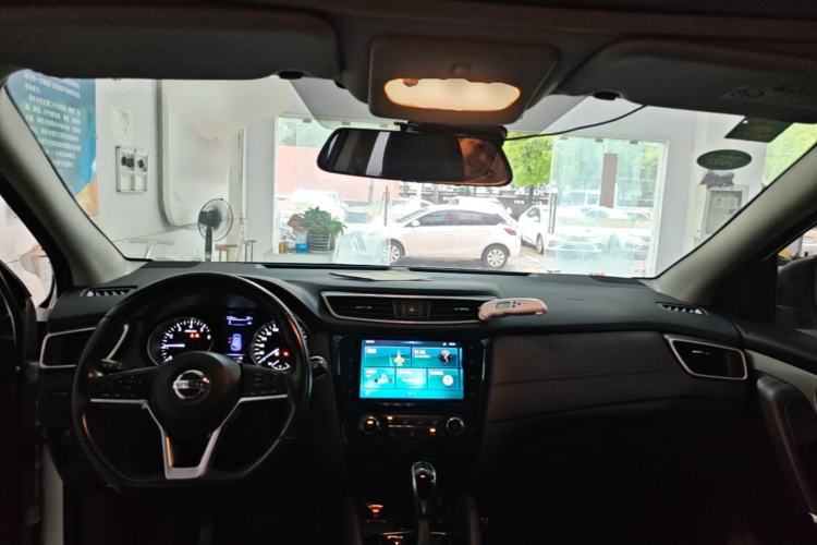 Used Nissan Qashqai 2019 2.0L CVT Luxury Edition Center Console