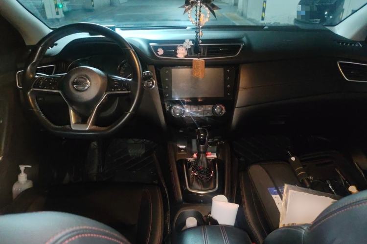 Used Nissan Qashqai 2019 2.0L CVT Luxury Edition Center Console