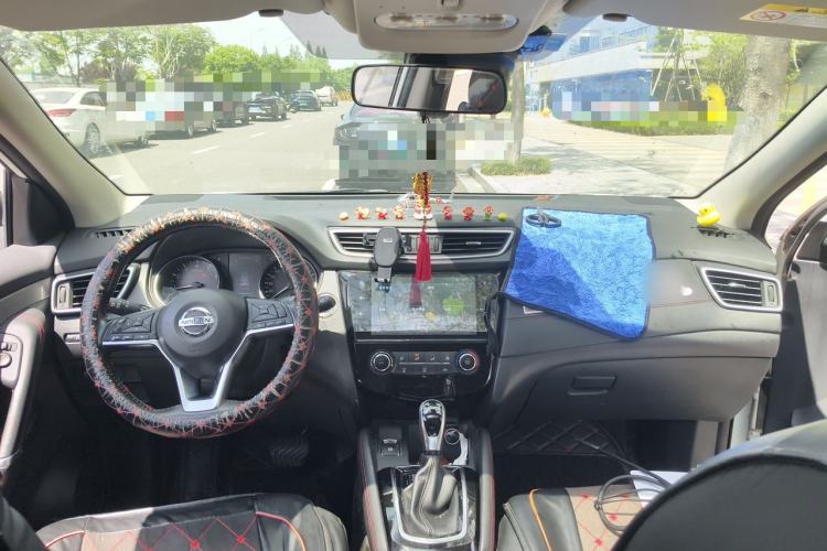 Used Nissan Qashqai 2019 2.0L CVT Luxury Edition Center Console