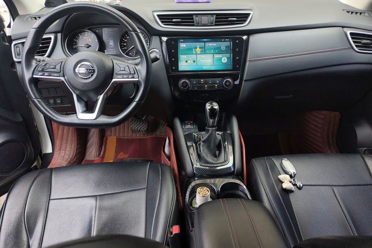 Used Nissan Qashqai 2019 2.0L CVT Luxury Edition Center Console