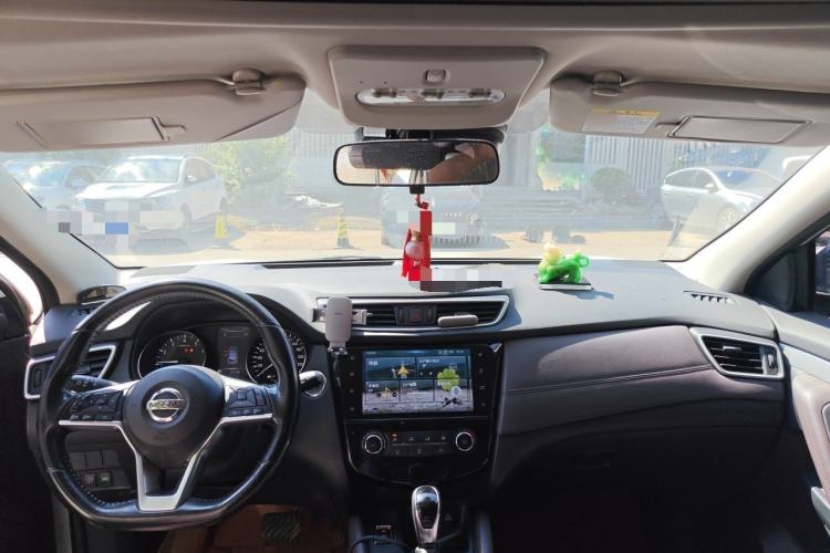 Used Nissan Qashqai 2019 2.0L CVT Luxury Edition Center Console