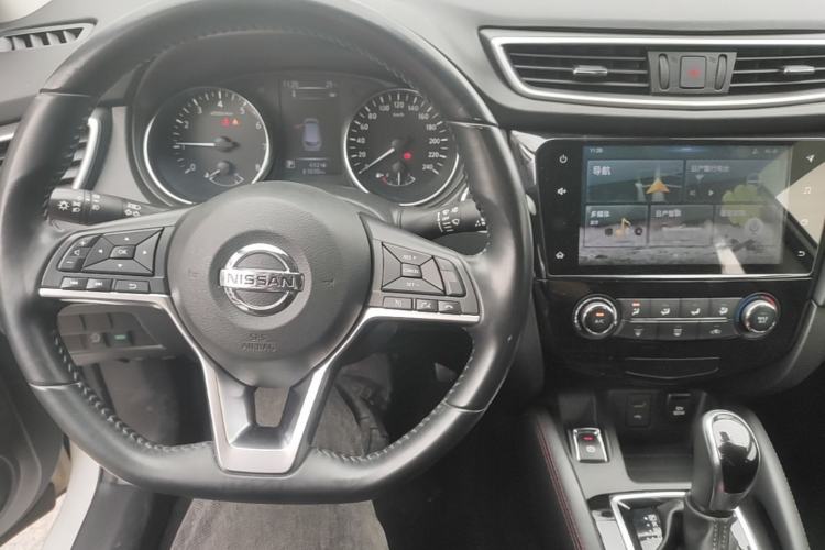 Used Nissan Qashqai 2019 2.0L CVT Luxury Edition Center Console