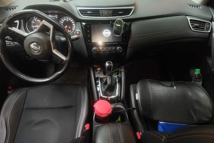 Used Nissan Qashqai 2019 2.0L CVT Luxury Edition Center Console
