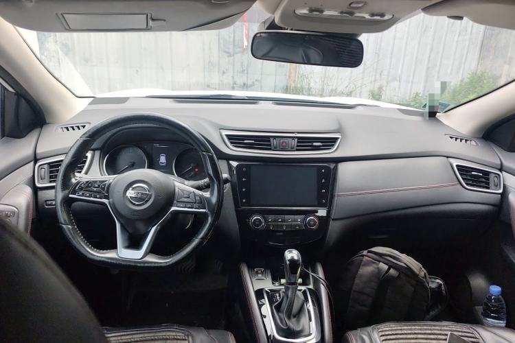 Used Nissan Qashqai 2019 2.0L CVT Luxury Edition Center Console