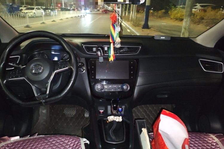 Used Nissan Qashqai 2019 2.0L CVT Luxury Edition Center Console