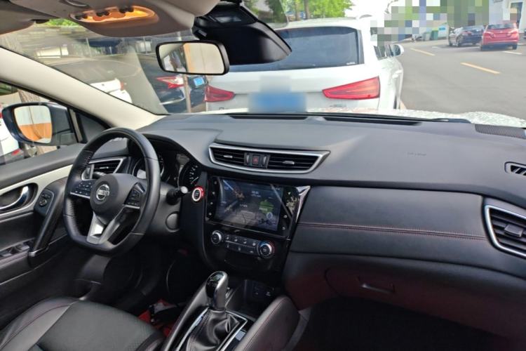 Used Nissan Qashqai 2019 2.0L CVT Luxury Edition Center Console