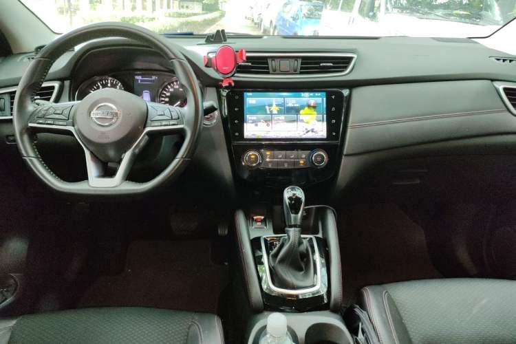 Used Nissan Qashqai 2019 2.0L CVT Luxury Edition Center Console