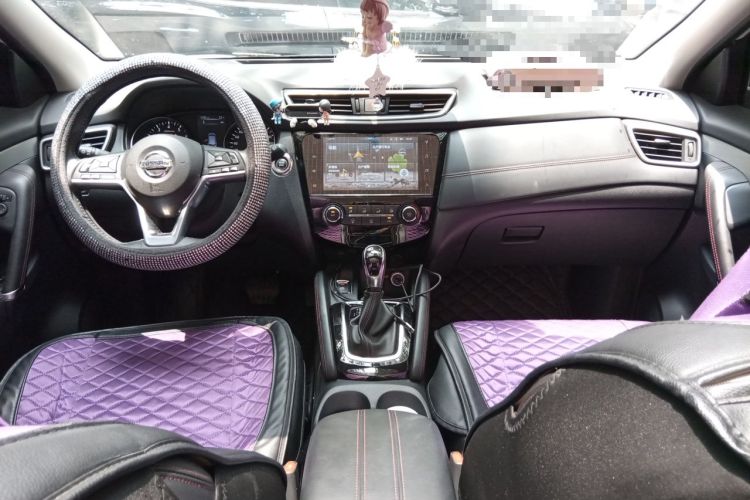 Used Nissan Qashqai 2019 2.0L CVT Luxury Edition Center Console