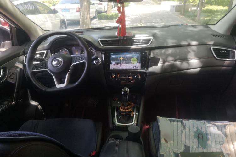 Used Nissan Qashqai 2019 2.0L CVT Luxury Edition Center Console