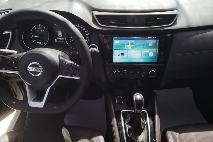 Used Nissan Qashqai 2019 2.0L CVT Luxury Edition Center Console