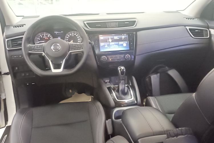 Used Nissan Qashqai 2019 2.0L CVT Luxury Edition Center Console