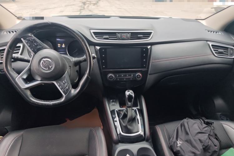 Used Nissan Qashqai 2019 2.0L CVT Luxury Edition Center Console