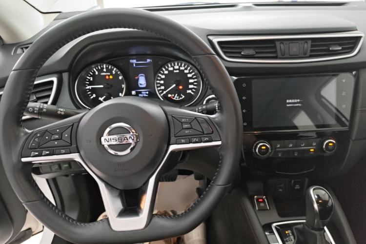 Used Nissan Qashqai 2019 2.0L CVT Luxury Edition Center Console