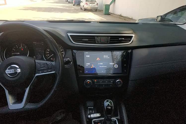 Used Nissan Qashqai 2019 2.0L CVT Luxury Edition Center Console