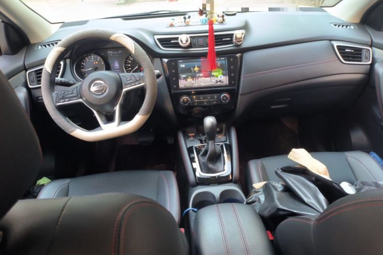 Used Nissan Qashqai 2019 2.0L CVT Luxury Edition Center Console
