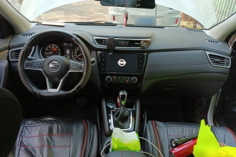 Used Nissan Qashqai 2019 2.0L CVT Luxury Edition Center Console