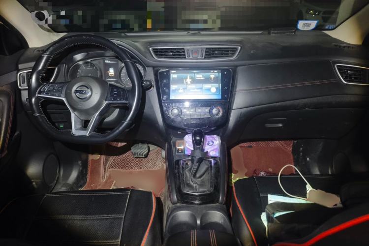 Used Nissan Qashqai 2019 2.0L CVT Luxury Edition Center Console