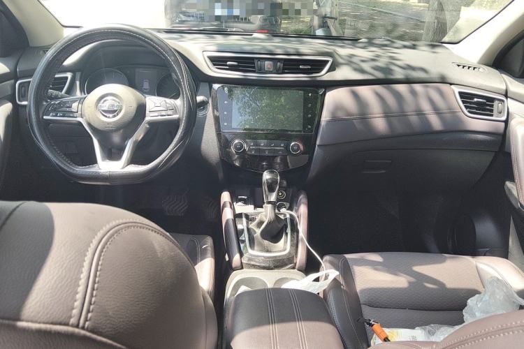 Used Nissan Qashqai 2019 2.0L CVT Luxury Edition Center Console