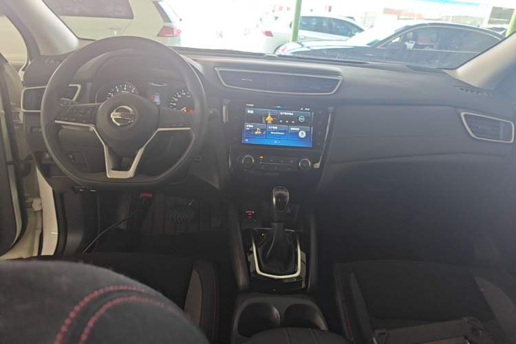 Used Nissan Qashqai 2019 2.0L CVT Smart Enjoyment Version Center Console