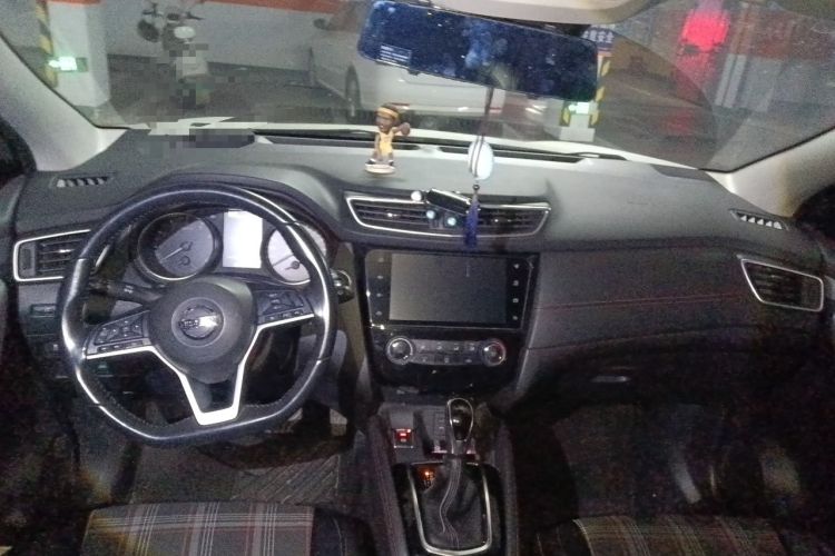 Used Nissan Qashqai 2019 2.0L CVT Luxury Edition Center Console