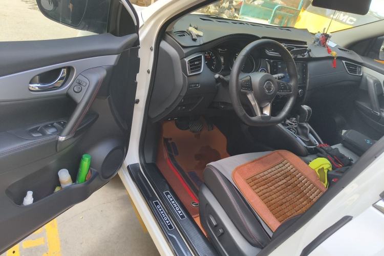 Used Nissan Qashqai 2019 2.0L CVT Luxury Edition Driver Seat