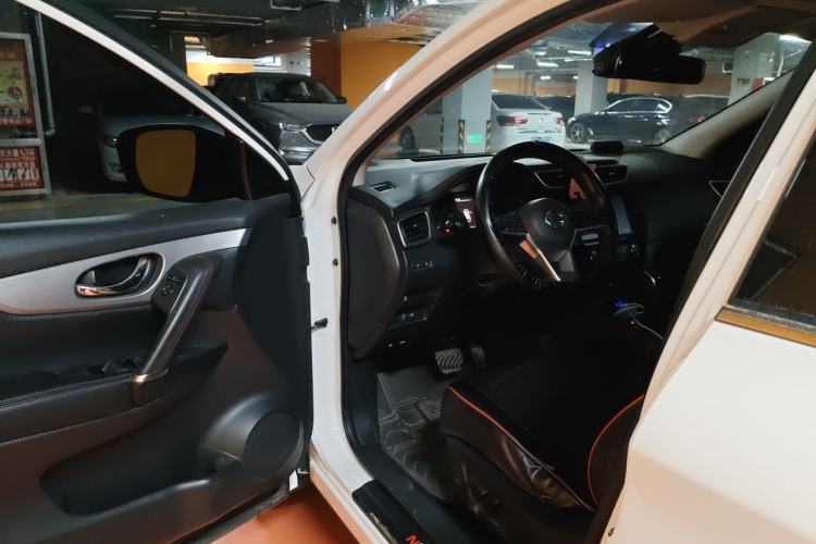 Used Nissan Qashqai 2019 2.0L CVT Luxury Edition Driver Seat