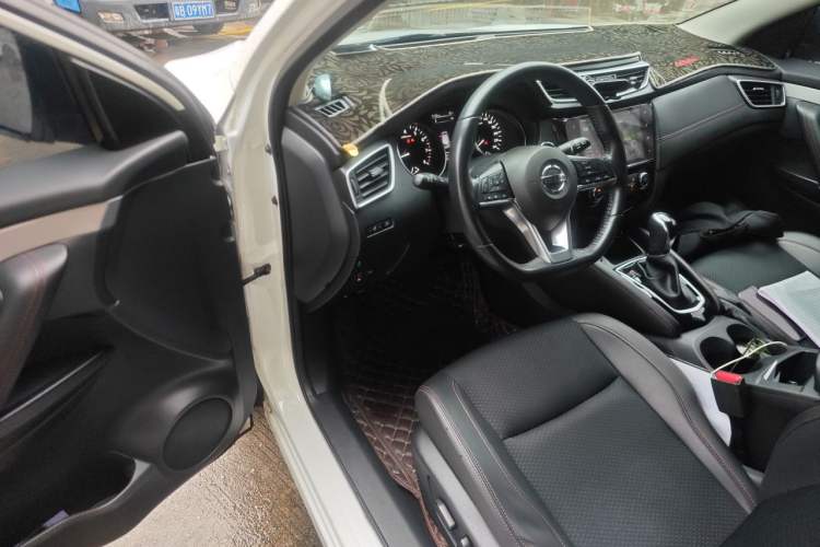 Used Nissan Qashqai 2019 2.0L CVT Luxury Edition Driver Seat