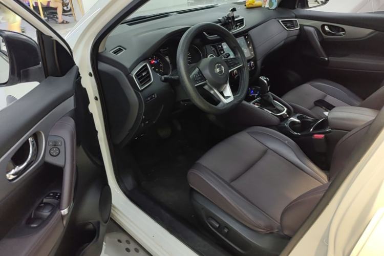 Used Nissan Qashqai 2019 2.0L CVT Luxury Edition Driver Seat