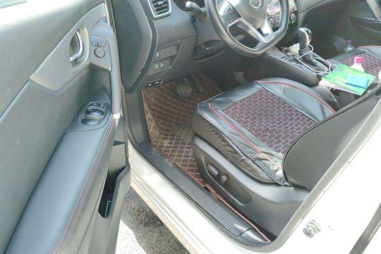 Used Nissan Qashqai 2019 2.0L CVT Luxury Edition Driver Seat