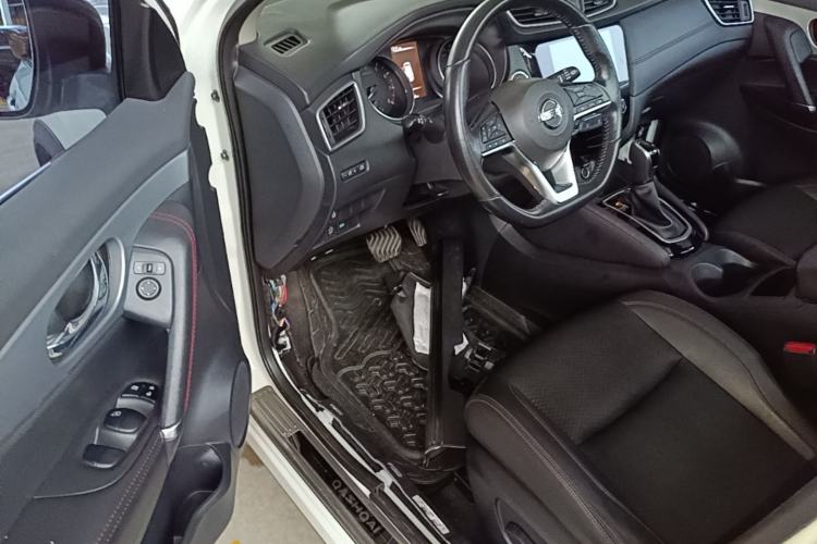 Used Nissan Qashqai 2019 2.0L CVT Luxury Edition Driver Seat