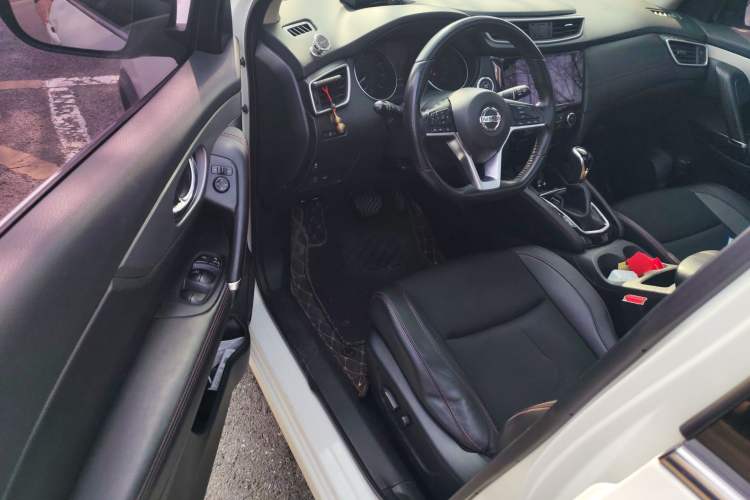 Used Nissan Qashqai 2019 2.0L CVT Luxury Edition Driver Seat