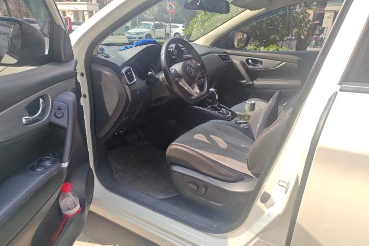 Used Nissan Qashqai 2019 2.0L CVT Luxury Edition Driver Seat