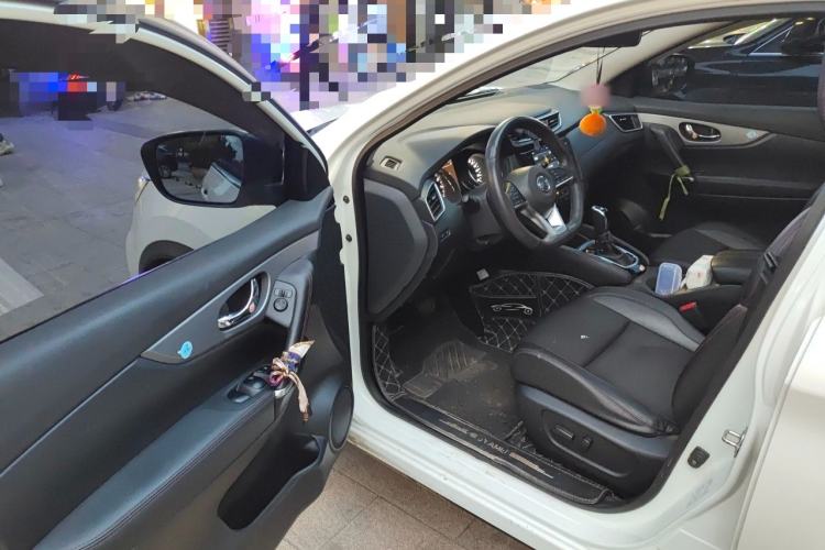 Used Nissan Qashqai 2019 2.0L CVT Luxury Edition Driver Seat