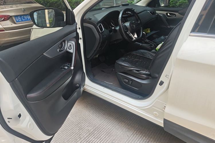 Used Nissan Qashqai 2019 2.0L CVT Luxury Edition Driver Seat