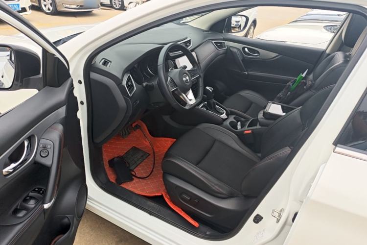 Used Nissan Qashqai 2019 2.0L CVT Luxury Edition Driver Seat