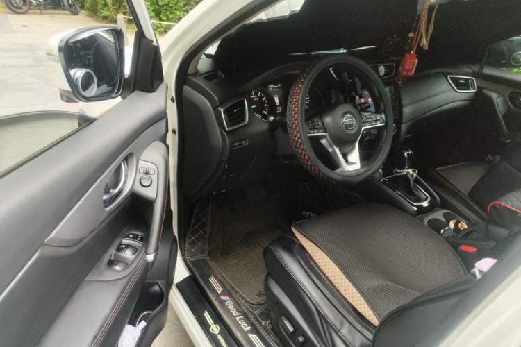 Used Nissan Qashqai 2019 2.0L CVT Luxury Edition Driver Seat