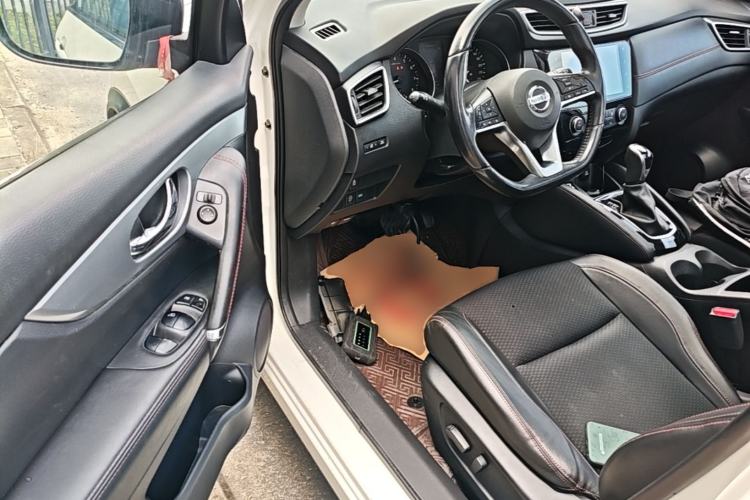 Used Nissan Qashqai 2019 2.0L CVT Luxury Edition Driver Seat