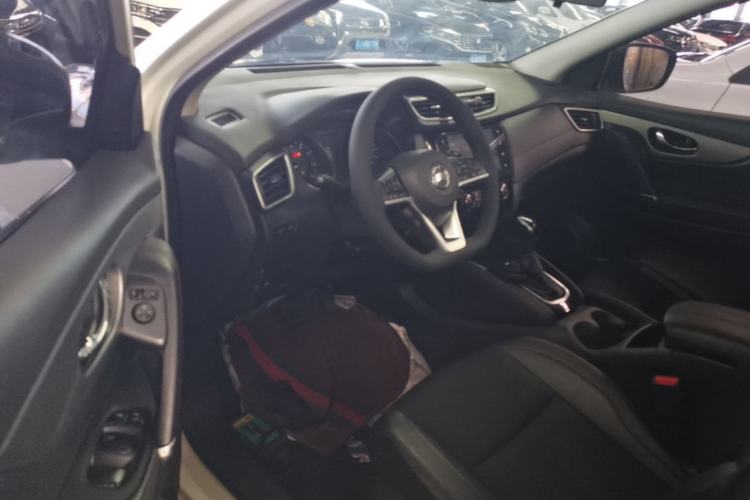 Used Nissan Qashqai 2019 2.0L CVT Luxury Edition Driver Seat