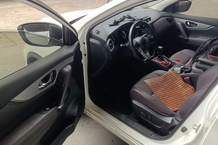 Used Nissan Qashqai 2019 2.0L CVT Luxury Edition Driver Seat