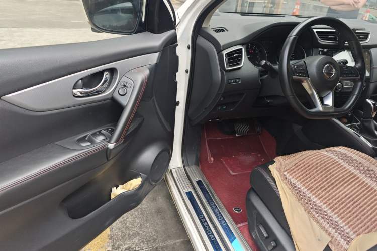 Used Nissan Qashqai 2019 2.0L CVT Luxury Edition Driver Seat