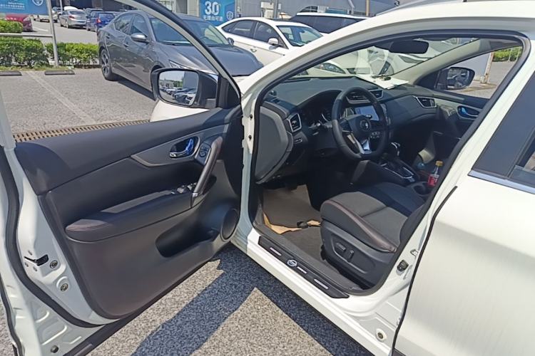 Used Nissan Qashqai 2019 2.0L CVT Luxury Edition Driver Seat