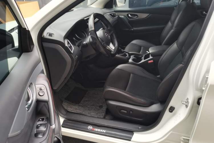Used Nissan Qashqai 2019 2.0L CVT Luxury Edition Driver Seat