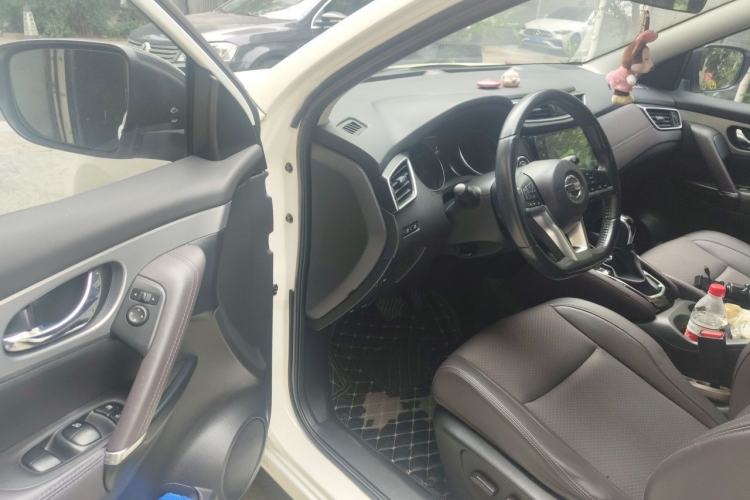 Used Nissan Qashqai 2019 2.0L CVT Luxury Edition Driver Seat