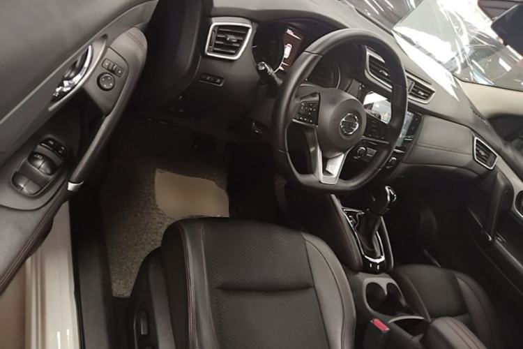 Used Nissan Qashqai 2019 2.0L CVT Luxury Edition Driver Seat